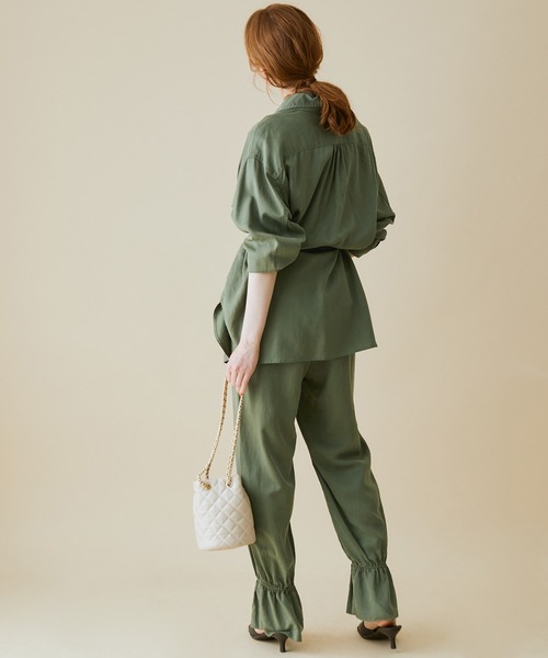 MADEMOISELLE ROPE'(マドモアゼル ロペ)の「<春まで使える>【セットアップ対応】フィブリルベイカーパンツ(カーゴパンツ・レディース・カーキ/スミクロ・38/36)」の10枚目の写真