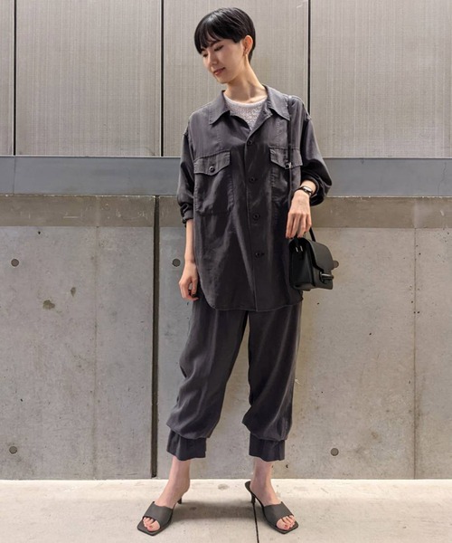 MADEMOISELLE ROPE'(マドモアゼル ロペ)の「<春まで使える>【セットアップ対応】フィブリルベイカーパンツ(カーゴパンツ・レディース・カーキ/スミクロ・38/36)」の19枚目の写真