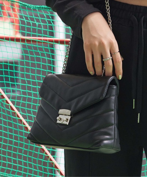 WEGO（ウィゴー）の「WEGO/チェーンキルティングショルダーバッグ（ショルダーバッグ・レディース・シルバー/ブラック・FREE）」の2枚目の写真