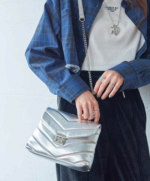 WEGO（ウィゴー）の「WEGO/チェーンキルティングショルダーバッグ（ショルダーバッグ・レディース・シルバー/ブラック・FREE）」の6枚目の写真