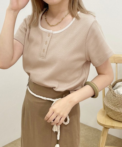 apres jour clair(アプレジュールクレア)の「【apres jour clair】ヘンリーワッフルトップス【ZOZOTOWN限定アイテム】(Tシャツ/カットソー・レディース・ベージュ/アイボリー/ブラウン系その他/ミント・X-LARGE/フリー)」の3枚目の写真