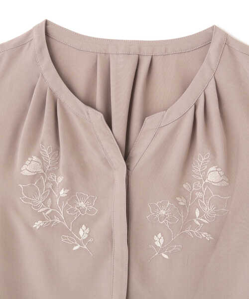 PROPORTION BODY DRESSING（プロポーションボディドレッシング）の「フラワーエンブロイダリーキーネックブラウス / 1211210508（シャツ/ブラウス・レディース・ブラック/ホワイト系その他/ブラウン系その他・MEDIUM/SMALL）」の17枚目の写真