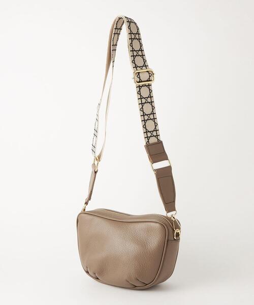 AULENTTI（オウレンティ）の「＜AULENTTI（オウレンティ）＞ BNSテープ ショルダーバッグ（ショルダーバッグ・レディース・ブラック/モカ・FREE）」の4枚目の写真