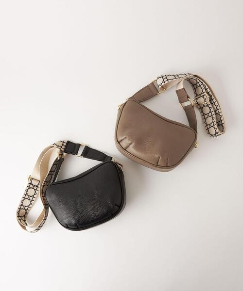 AULENTTI（オウレンティ）の「＜AULENTTI（オウレンティ）＞ BNSテープ ショルダーバッグ（ショルダーバッグ・レディース・ブラック/モカ・FREE）」の6枚目の写真