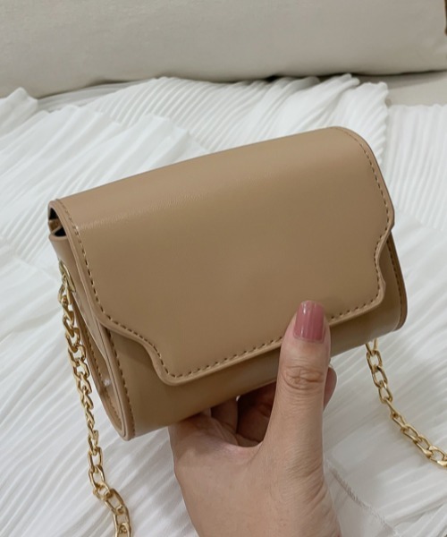 ACT（アクト）の「コンパクト PUレザー チェーンショルダーポシェット ポーチ バッグ（ショルダーバッグ・レディース・ホワイト/ブラック/ダークブラウン/ベージュ/イエロー/グリーン・FREE）」の12枚目の写真