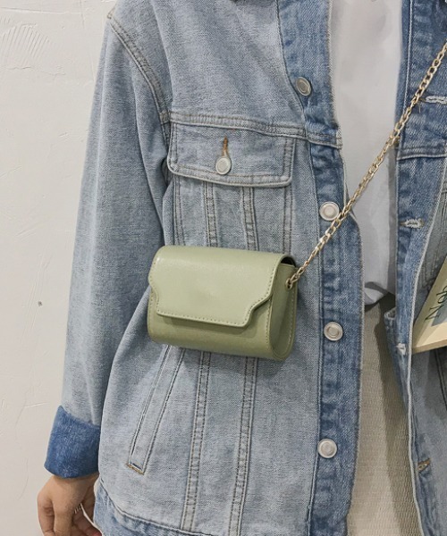 ACT（アクト）の「コンパクト PUレザー チェーンショルダーポシェット ポーチ バッグ（ショルダーバッグ・レディース・ホワイト/ブラック/ダークブラウン/ベージュ/イエロー/グリーン・FREE）」の8枚目の写真