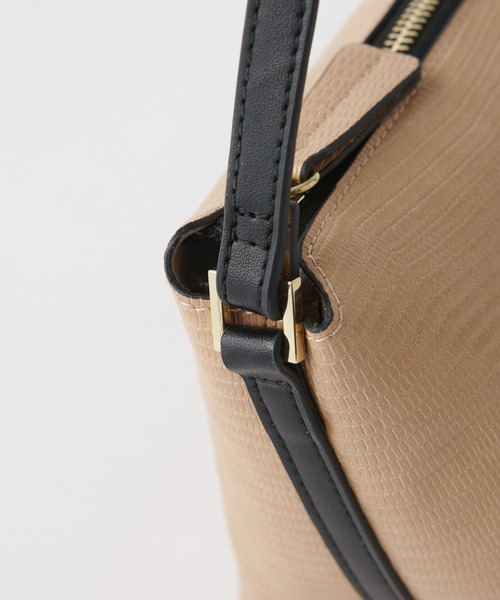 RIVE DROITE（リヴドロワ）の「コーディネートのアクセントにも最適　型押しPUミニショルダー（ショルダーバッグ・レディース・ベージュ/サックスブルー/ライトベージュ・FREE）」の15枚目の写真