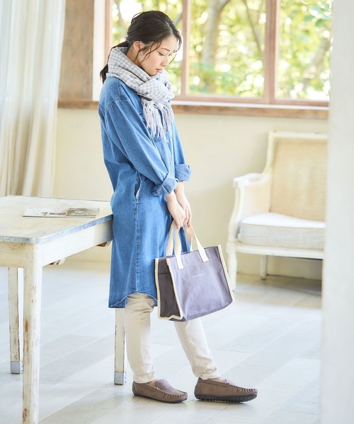 Honeys（ハニーズ）の「なめらかチェックマフラー（マフラー・レディース・ホワイト×ブルー/ベージュ系その他/ホワイト×グレー/その他/レッド系その他/ホワイト×ネイビー・FREE）」の14枚目の写真