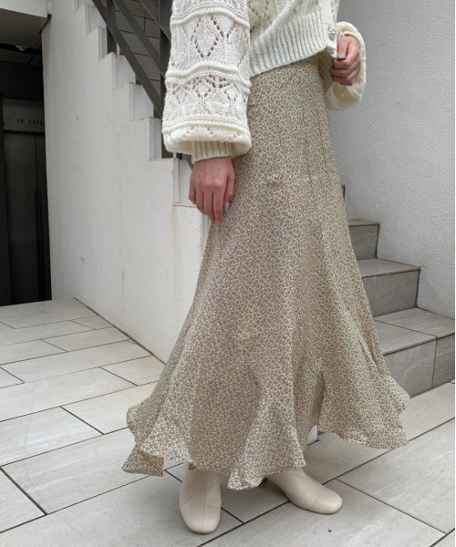 OLIVE des OLIVE（オリーブデオリーブ）の「エスカルゴスカート（スカート・レディース・オフホワイト/オリーブ/ブラウン・FREE）」の3枚目の写真