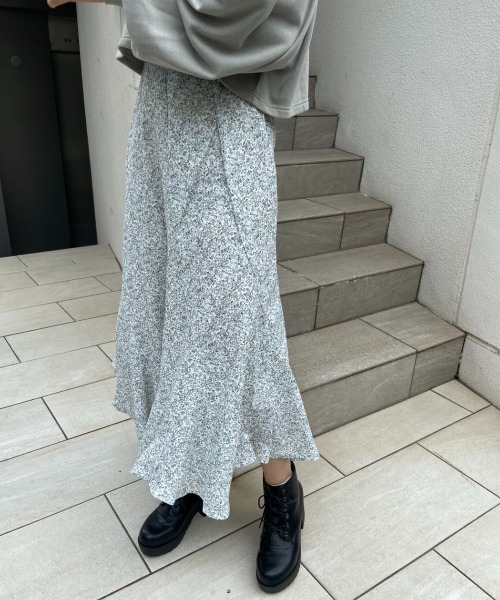 OLIVE des OLIVE（オリーブデオリーブ）の「エスカルゴスカート（スカート・レディース・オフホワイト/オリーブ/ブラウン・FREE）」の5枚目の写真