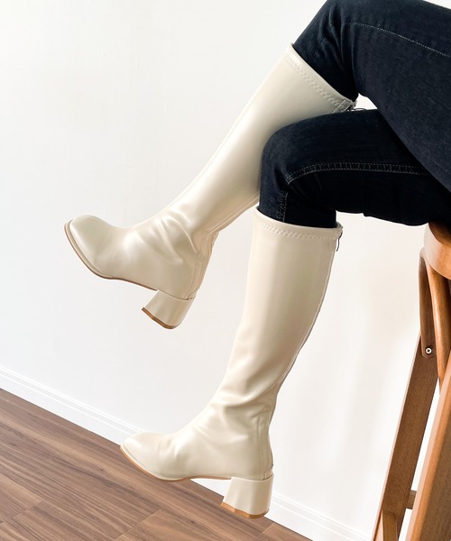 JUNOAH（ジュノア）の「スクエアトゥロングブーツ（ブーツ・レディース・アイボリー/ベージュ/ブラック・38/36/40/37/39）」の11枚目の写真