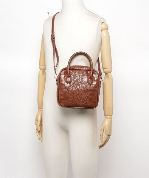 atmos pink(アトモスピンク)の「atmos pink 型押し フェイクレザーバッグ(ハンドバッグ・レディース・ホワイト/ブラウン/イエロー・FREE)」の4枚目の写真