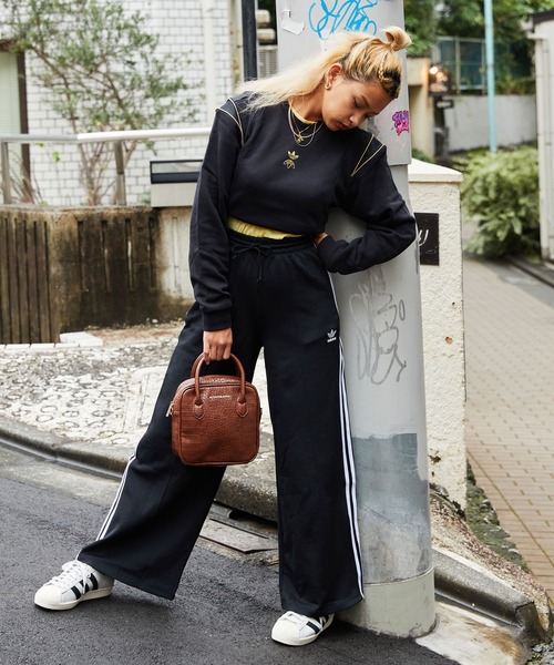 atmos pink(アトモスピンク)の「atmos pink 型押し フェイクレザーバッグ(ハンドバッグ・レディース・ホワイト/ブラウン/イエロー・FREE)」の13枚目の写真