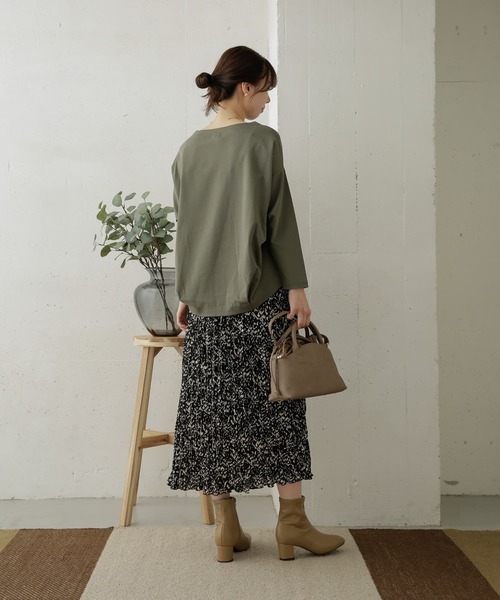 URBAN RESEARCH DOORS（アーバンリサーチドアーズ）の「コットンタックプルオーバー（Tシャツ/カットソー・レディース・ブラック/パープル/カーキ/ライトベージュ・ONE）」の17枚目の写真