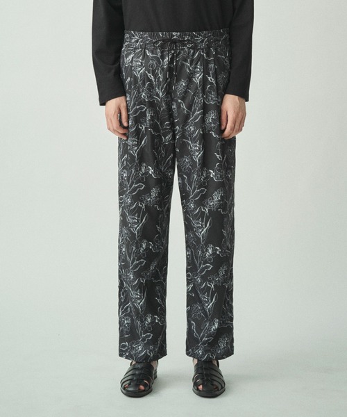Juha(ユハ)の「LINE DROWING FLOWER PANTS(その他パンツ・メンズ・ホワイト/ブラック・4/2/3)」の2枚目の写真