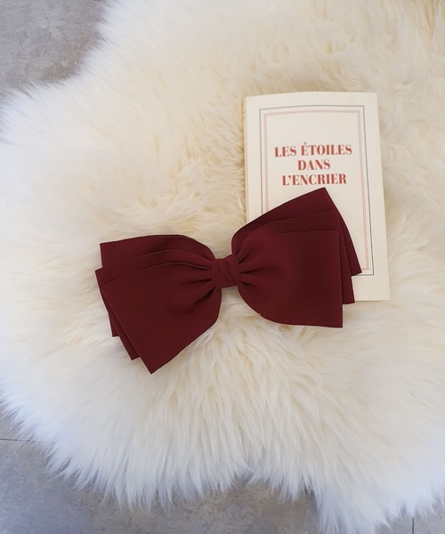 CEMONEMO（セモネモ）の「クラシカル ビッグリボン バレッタ（バレッタ/ヘアクリップ・レディース・ブラック/ベージュ/ベビーピンク/ワインレッド・FREE）」の4枚目の写真