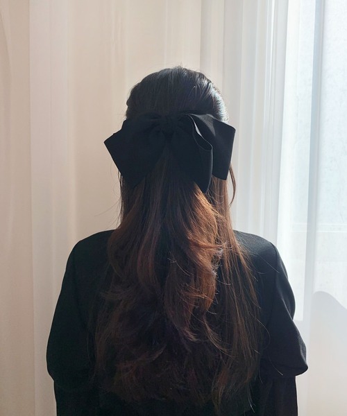 CEMONEMO（セモネモ）の「クラシカル ビッグリボン バレッタ（バレッタ/ヘアクリップ・レディース・ブラック/ベージュ/ベビーピンク/ワインレッド・FREE）」の13枚目の写真