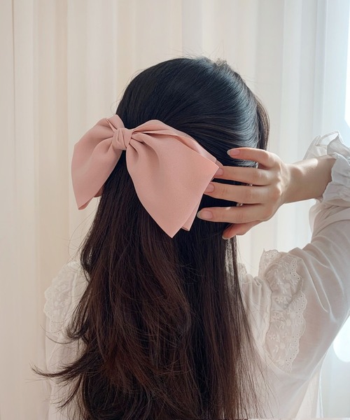 CEMONEMO（セモネモ）の「クラシカル ビッグリボン バレッタ（バレッタ/ヘアクリップ・レディース・ブラック/ベージュ/ベビーピンク/ワインレッド・FREE）」の10枚目の写真