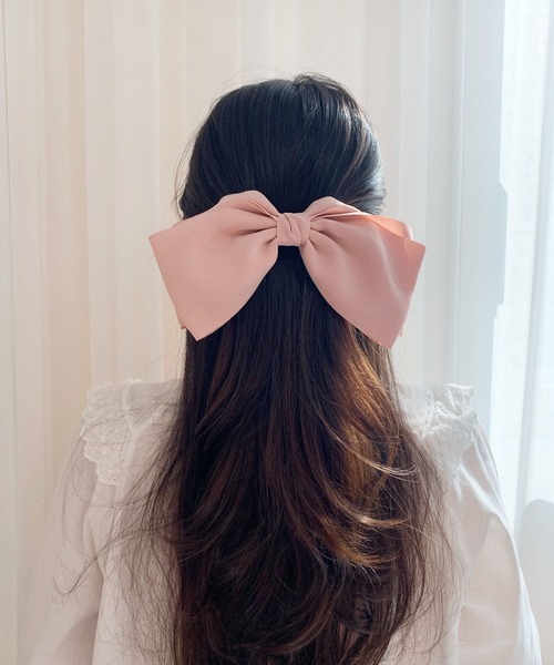 CEMONEMO（セモネモ）の「クラシカル ビッグリボン バレッタ（バレッタ/ヘアクリップ・レディース・ブラック/ベージュ/ベビーピンク/ワインレッド・FREE）」の8枚目の写真