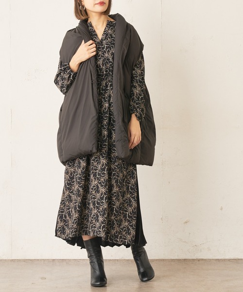 Lui's(ルイス)の「ハーフレングスダウンベスト(ダウンベスト・レディース・ブラック/アイボリー・FREE)」の6枚目の写真