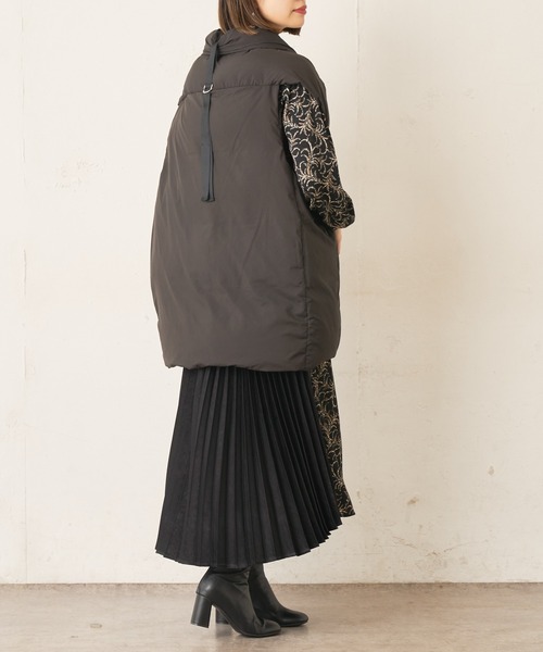 Lui's(ルイス)の「ハーフレングスダウンベスト(ダウンベスト・レディース・ブラック/アイボリー・FREE)」の10枚目の写真