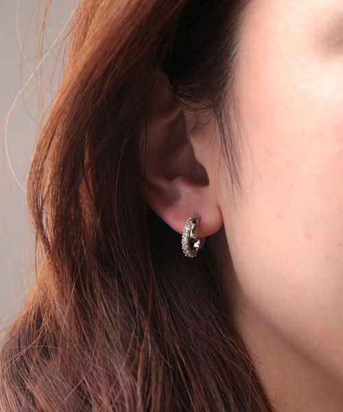 Manon's Selection（マノンズセレクション）の「ハーフストーンフープピアス（ピアス（両耳用）・レディース・シルバー/ゴールド・ONE SIZE）」の2枚目の写真