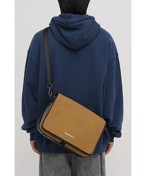 MASONPRINCE（メイソンプリンス）の「【MASONPRINCE】One point logo shoulder bag BB1994（ショルダーバッグ・メンズ・ベージュ/ブラック・FREE）」の2枚目の写真
