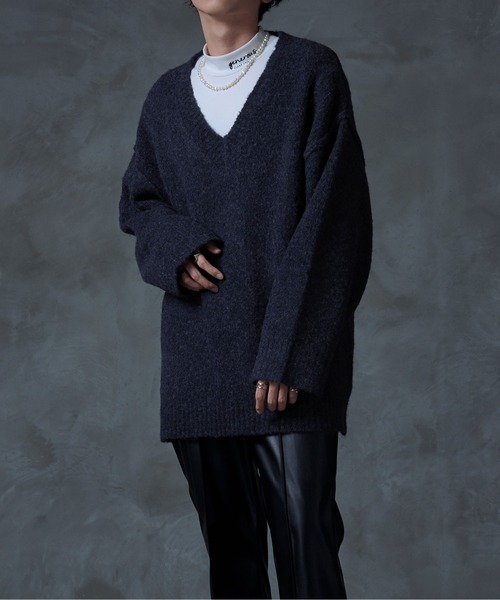 Ellno Loset(エルノロゼット)の「ブークレ深Vニット(ニット/セーター・メンズ・ダークブルー/パープル・LARGE/MEDIUM)」の2枚目の写真