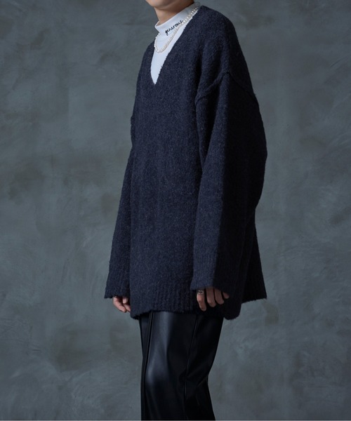 Ellno Loset(エルノロゼット)の「ブークレ深Vニット(ニット/セーター・メンズ・ダークブルー/パープル・LARGE/MEDIUM)」の3枚目の写真