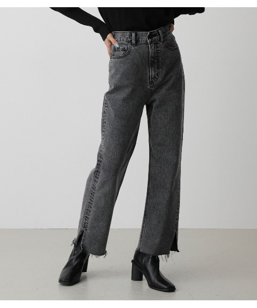 AZUL by moussy（アズールバイマウジー）の「CHEMICAL SLIT DENIM TAPERED/ケミカルスリットデニムテーパード（デニムパンツ・レディース・ライトブラック/ブラウン・MEDIUM/SMALL/LARGE/X-SMALL）」の2枚目の写真