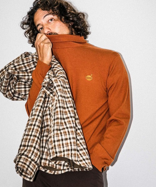 URBAN RESEARCH Sonny Label（アーバンリサーチサニーレーベル）の「OOPS　抗菌タートルネックニット（ニット/セーター・メンズ・ブラック/ブラウン/オフホワイト・MEDIUM/LARGE）」の11枚目の写真