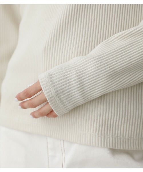 AZUL by moussy（アズールバイマウジー）の「SHOULDER SHIRRING TOPS（Tシャツ/カットソー・レディース・オフホワイト/ライム/スモークピンク/ブラック・SMALL/MEDIUM）」の12枚目の写真