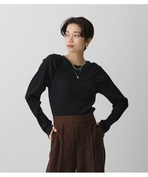 AZUL by moussy（アズールバイマウジー）の「SHOULDER SHIRRING TOPS（Tシャツ/カットソー・レディース・オフホワイト/ライム/スモークピンク/ブラック・SMALL/MEDIUM）」の14枚目の写真