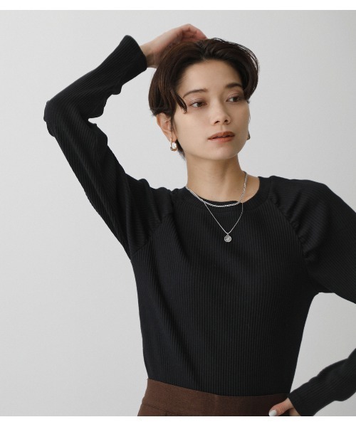 AZUL by moussy（アズールバイマウジー）の「SHOULDER SHIRRING TOPS（Tシャツ/カットソー・レディース・オフホワイト/ライム/スモークピンク/ブラック・SMALL/MEDIUM）」の15枚目の写真