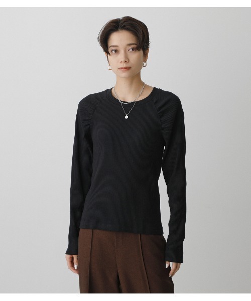 AZUL by moussy（アズールバイマウジー）の「SHOULDER SHIRRING TOPS（Tシャツ/カットソー・レディース・オフホワイト/ライム/スモークピンク/ブラック・SMALL/MEDIUM）」の17枚目の写真