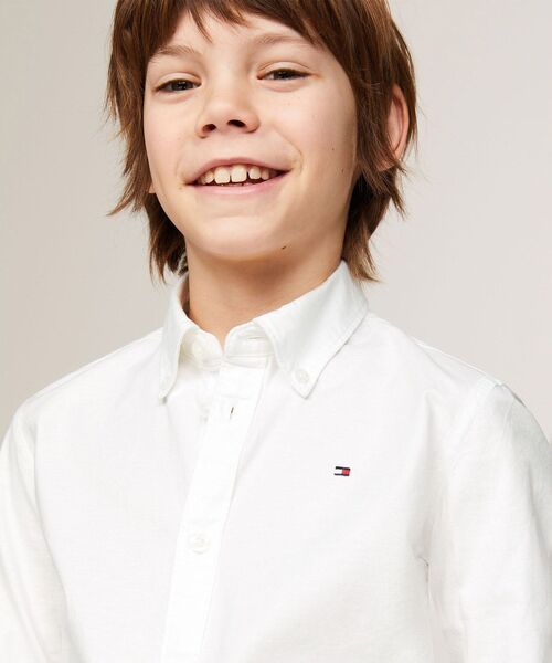 TOMMY HILFIGER（トミーヒルフィガー）の「ストレッチオックスフォードシャツ（シャツ/ブラウス・キッズ・ホワイト/ネイビー・80ｃｍ/90cm/110cm/100cm/120cm）」の4枚目の写真