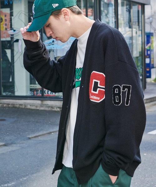 MONO-MART（モノマート）の「【CODDERR】サガラ刺繍ワッペン ビッグシルエットワッフルカーディガン（カーディガン/ボレロ・メンズ・ブラック/ネイビー/グレー/グリーン/アイボリー/レッド/イエロー/ブルー・M/L）」の3枚目の写真