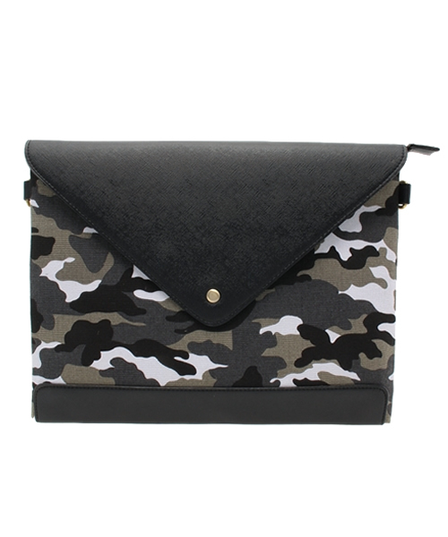 ROSE BUD(ローズバッド)の「【non no 掲載】(LL ACCESSORIES) B1735 CAMOFLAGE CLUTCH BAG(クラッチバッグ・レディース・ホワイト×ブラック/グリーン・ONE SIZE)」の2枚目の写真