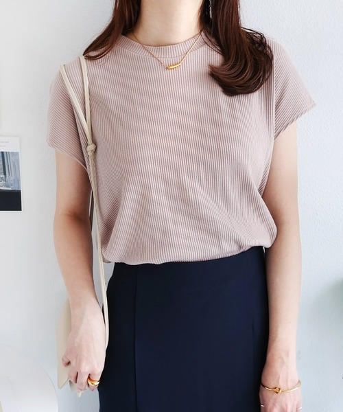 andme（アンドミー）の「テレコリブ半袖フレンチスリーブTシャツ（Tシャツ/カットソー・レディース・チャコールグレー/ブラック/オフホワイト/ブルー系その他/イエロー/ピンクベージュ/ブラウン系その他/ネイビー・M/L）」の8枚目の写真