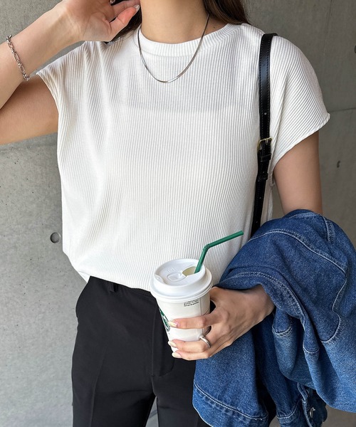 andme（アンドミー）の「テレコリブ半袖フレンチスリーブTシャツ（Tシャツ/カットソー・レディース・チャコールグレー/ブラック/オフホワイト/ブルー系その他/イエロー/ピンクベージュ/ブラウン系その他/ネイビー・M/L）」の18枚目の写真