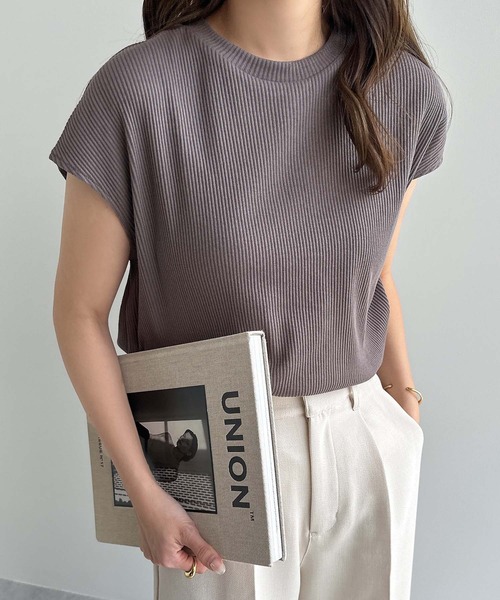 andme（アンドミー）の「テレコリブ半袖フレンチスリーブTシャツ（Tシャツ/カットソー・レディース・チャコールグレー/ブラック/オフホワイト/ブルー系その他/イエロー/ピンクベージュ/ブラウン系その他/ネイビー・M/L）」の12枚目の写真