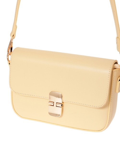 fifth(フィフス)の「ゴールド釦フラップカラーバッグ(ショルダーバッグ・レディース・ホワイト/イエロー/ラベンダー・FREE)」の13枚目の写真