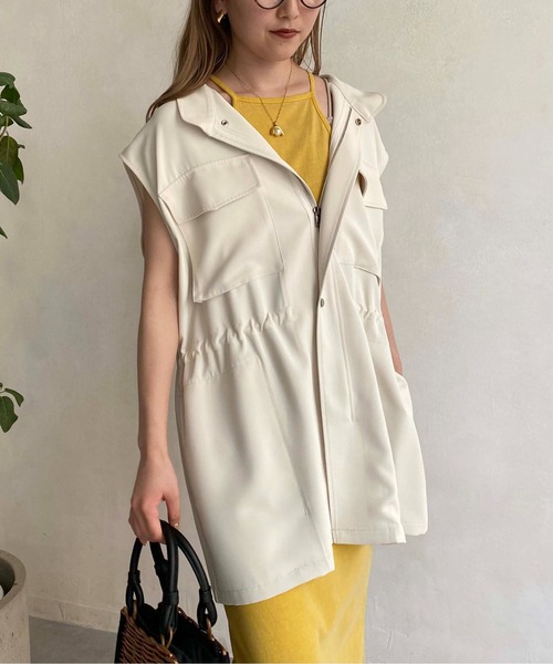 CAPRICIEUX LE'MAGE(カプリシューレマージュ)の「大人ミリタリーベスト(その他アウター・レディース・ブラック/アイボリー・FREE)」の2枚目の写真