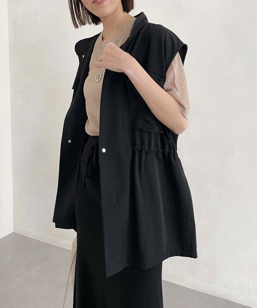 CAPRICIEUX LE'MAGE(カプリシューレマージュ)の「大人ミリタリーベスト(その他アウター・レディース・ブラック/アイボリー・FREE)」の1枚目の写真