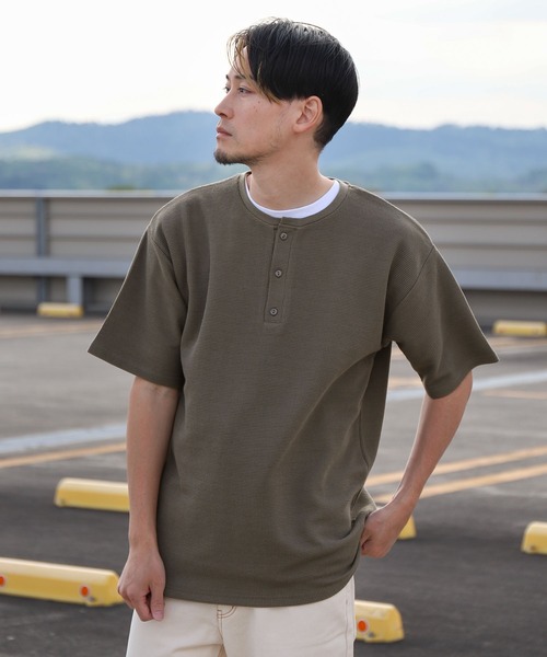 ZIP FIVE（ジップファイブ）の「【ZIP FIVE】ヘビーウェイト 吸水速乾 ドライワッフル レギュラー サーマル 半端袖 Tシャツ クルー / ヘンリーネック（Tシャツ/カットソー・メンズ・ブラック/ベージュ/イエロー/ブルー/グリーン/アイボリー/オートミール/チャコール/ブラック系/グレー系/ベージュ系/アイボリー系/アイボリー系1/グリーン系/ブルー系/イエロー系・SMALL/MEDIUM/LARGE/X-LARGE）」の5枚目の写真