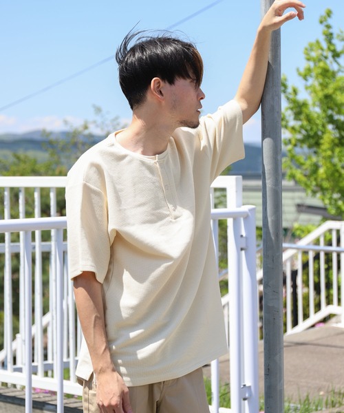 ZIP FIVE（ジップファイブ）の「【ZIP FIVE】ヘビーウェイト 吸水速乾 ドライワッフル レギュラー サーマル 半端袖 Tシャツ クルー / ヘンリーネック（Tシャツ/カットソー・メンズ・ブラック/ベージュ/イエロー/ブルー/グリーン/アイボリー/オートミール/チャコール/ブラック系/グレー系/ベージュ系/アイボリー系/アイボリー系1/グリーン系/ブルー系/イエロー系・SMALL/MEDIUM/LARGE/X-LARGE）」の11枚目の写真