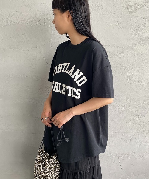SCREEN STARS（スクリーンスターズ）の「[SCREEN STARS/スクリーンスターズ] 別注 ラウンドヘム カレッジプリントTシャツ（Tシャツ/カットソー・レディース・ホワイト/モカ/ブルー/ブラック・F）」の22枚目の写真