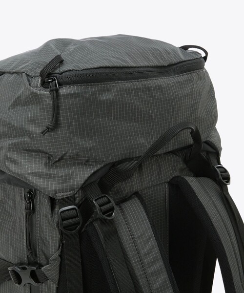 MOUNTAIN HARDWEAR(マウンテンハードウェアー)の「【Mountain Hardwear】マウンテンライト28(バックパック/リュック・メンズ・ブラック・FREE)」の11枚目の写真