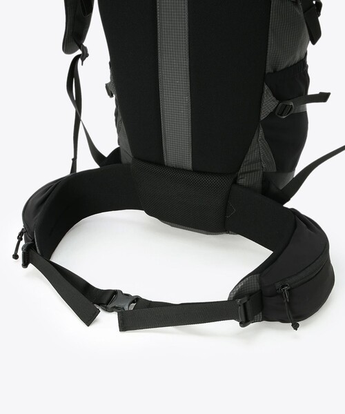 MOUNTAIN HARDWEAR(マウンテンハードウェアー)の「【Mountain Hardwear】マウンテンライト28(バックパック/リュック・メンズ・ブラック・FREE)」の14枚目の写真