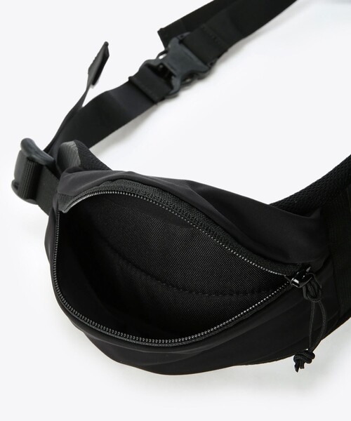 MOUNTAIN HARDWEAR(マウンテンハードウェアー)の「【Mountain Hardwear】マウンテンライト28(バックパック/リュック・メンズ・ブラック・FREE)」の15枚目の写真